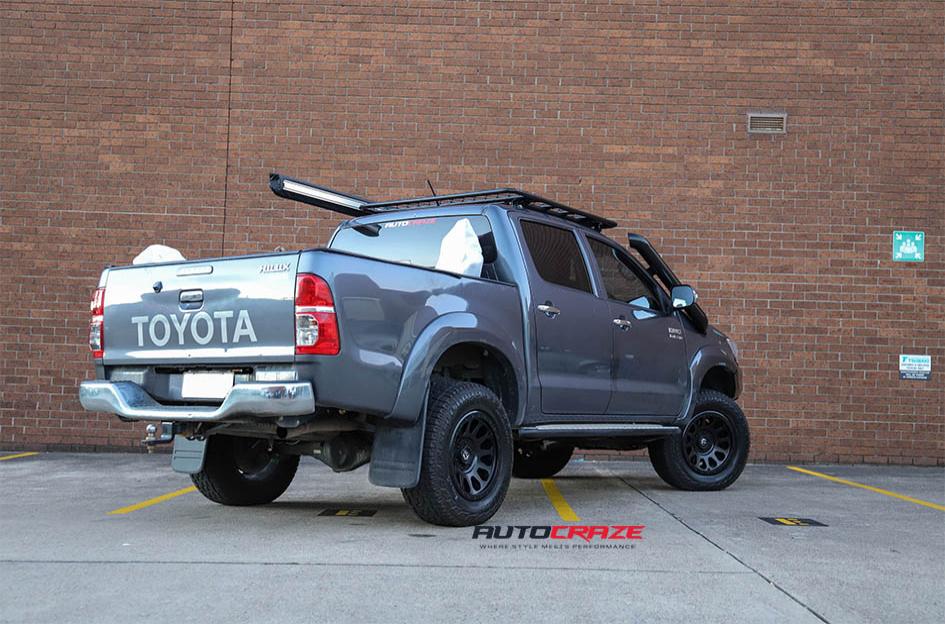 TOYOTA HILUX N70 4WD VECTOR MATTE BLACK